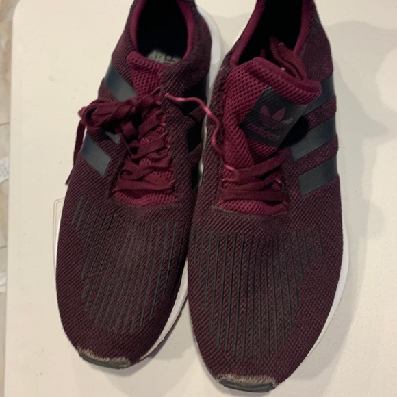 Adidas men’s size 13 shoes - Picture 2 of 3